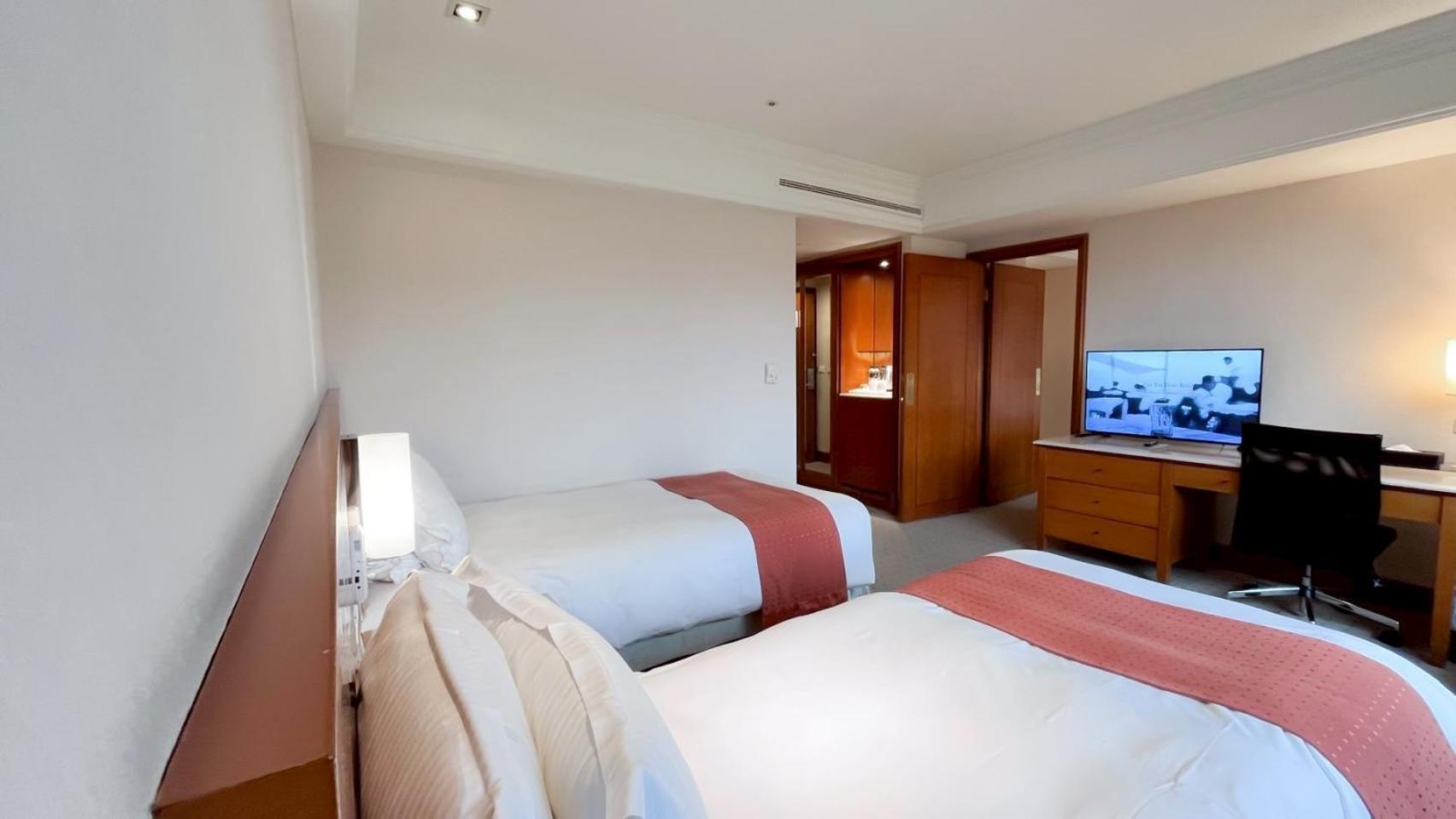 Hione Holiday Hotel Taipei Exterior photo
