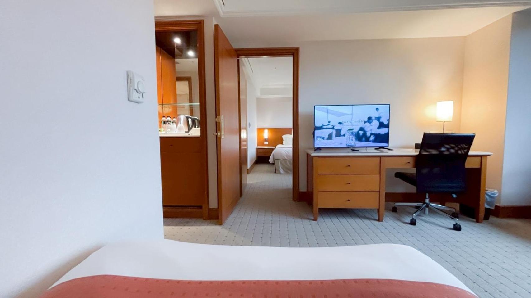 Hione Holiday Hotel Taipei Exterior photo
